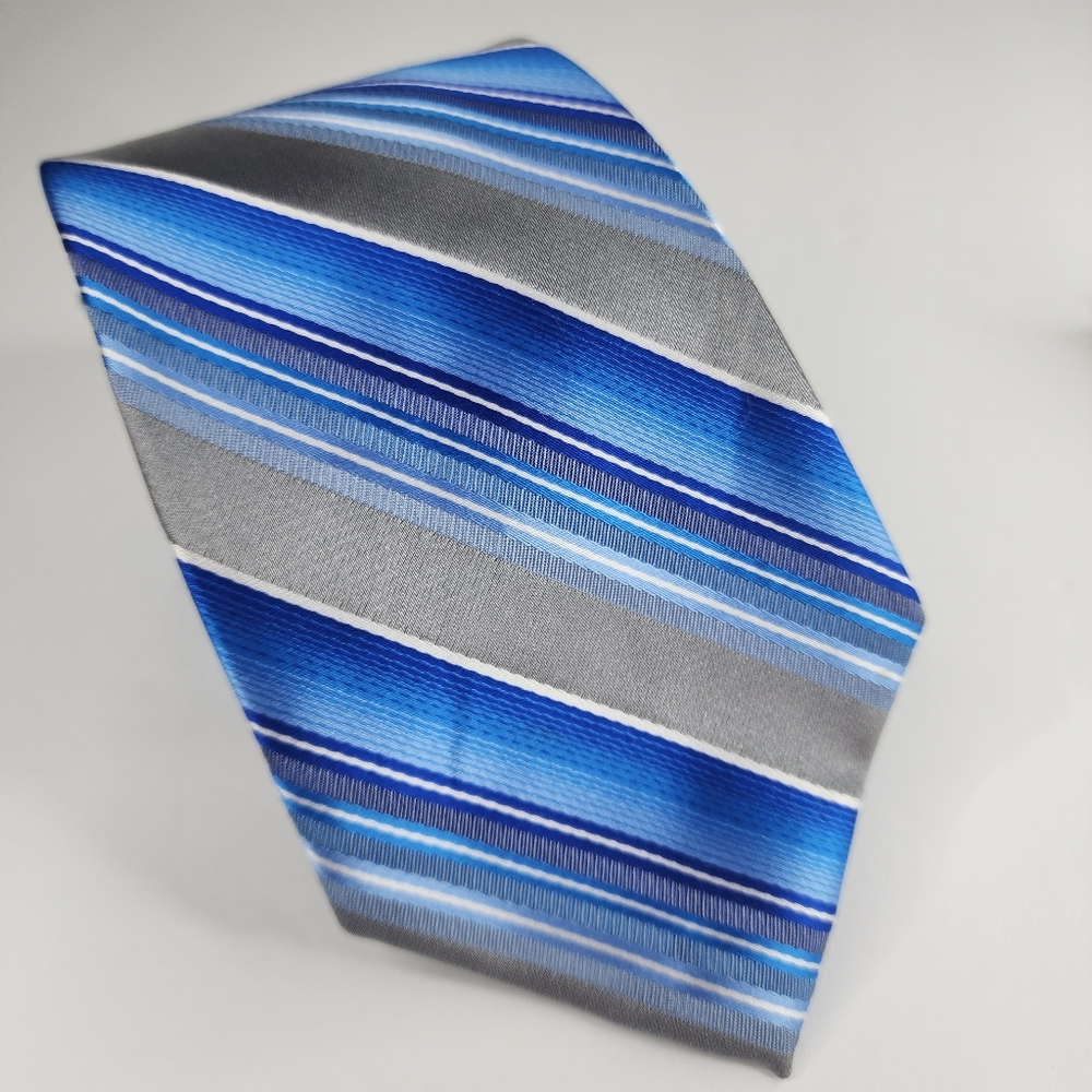 APT 9 Blue & Silver Stripe Tie.